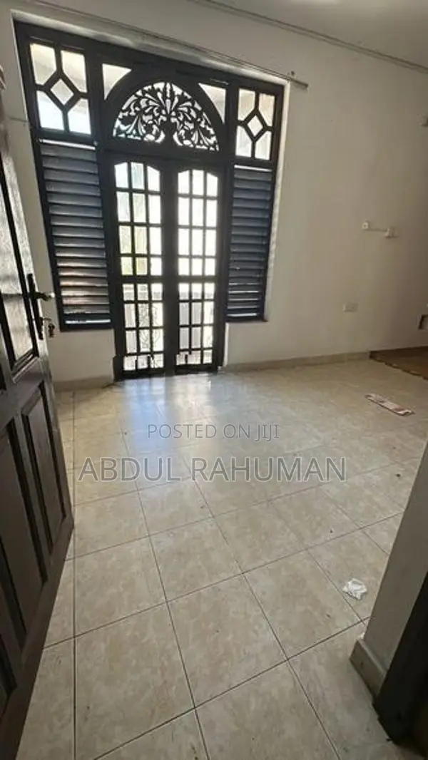 2 Story 3 Rooms House Homagama Town