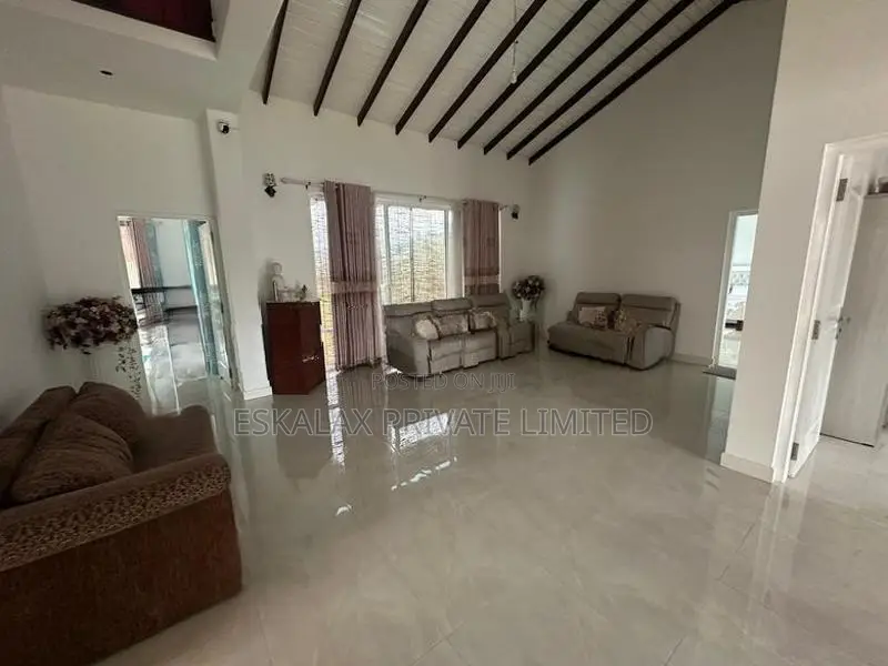 Luxury 6 Bedrooms House for Rent in Talawatugoda- Hokandara| EH456