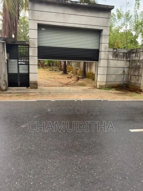 House with Land for Sale Mahiyanganaya