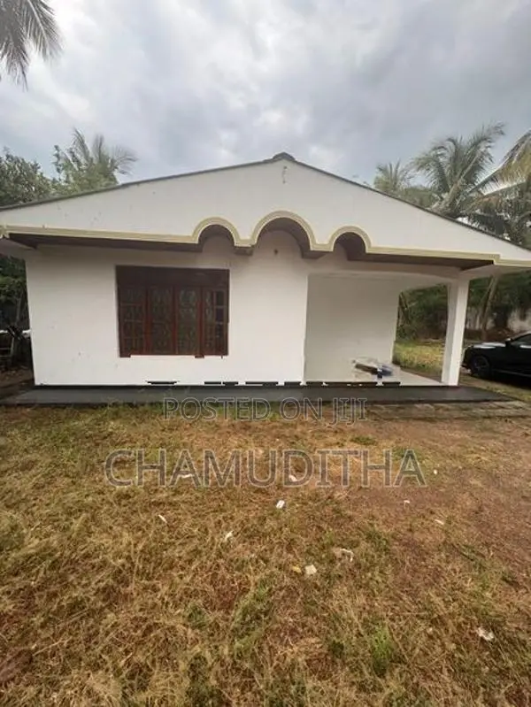 House with Land for Sale Mahiyanganaya