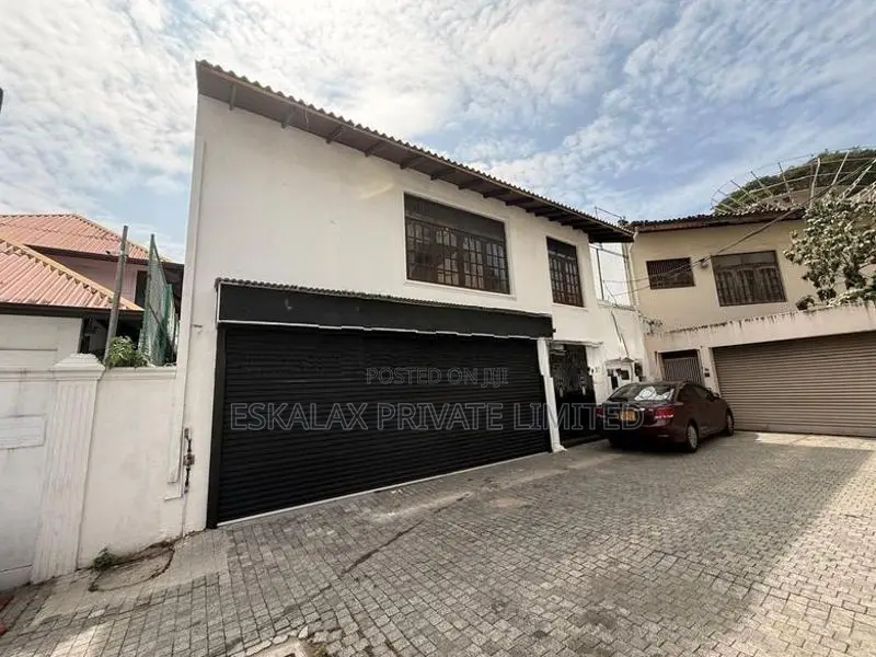 Luxurious Residence for Rent in Colombo 07 | EH452