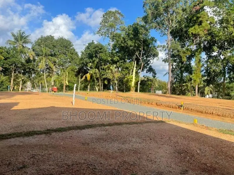 Karapitiya Town Lands for Sale