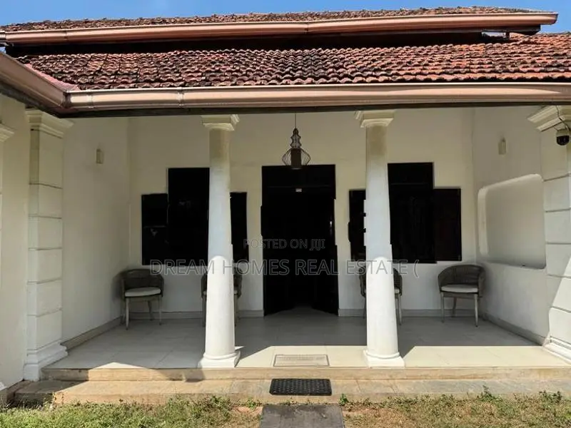 Colonial Style House for Sale in Kandana