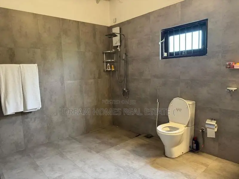 Colonial Style House for Sale in Kandana