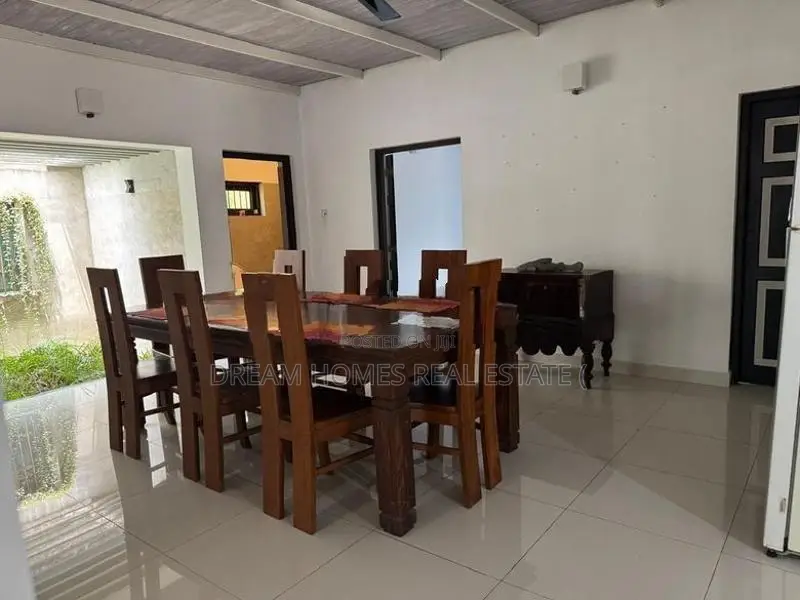 Colonial Style House for Sale in Kandana