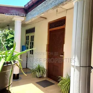 2-Storey House For Sale In Station Road Moratuwa