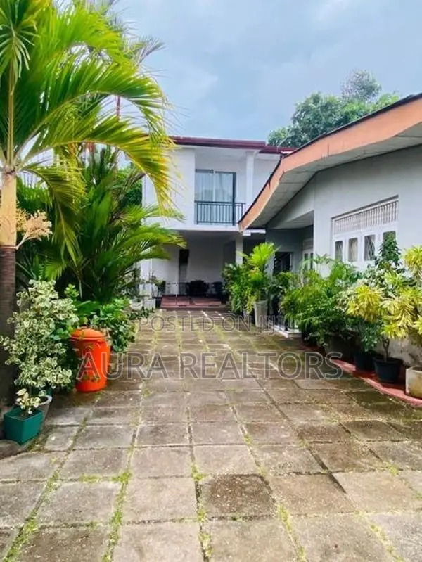 Land with Twin House for Sale in Dehiwala Bellamtara Road (P-197)