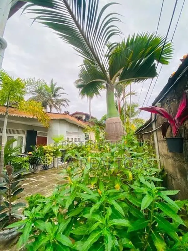 Land with Twin House for Sale in Dehiwala Bellamtara Road (P-197)