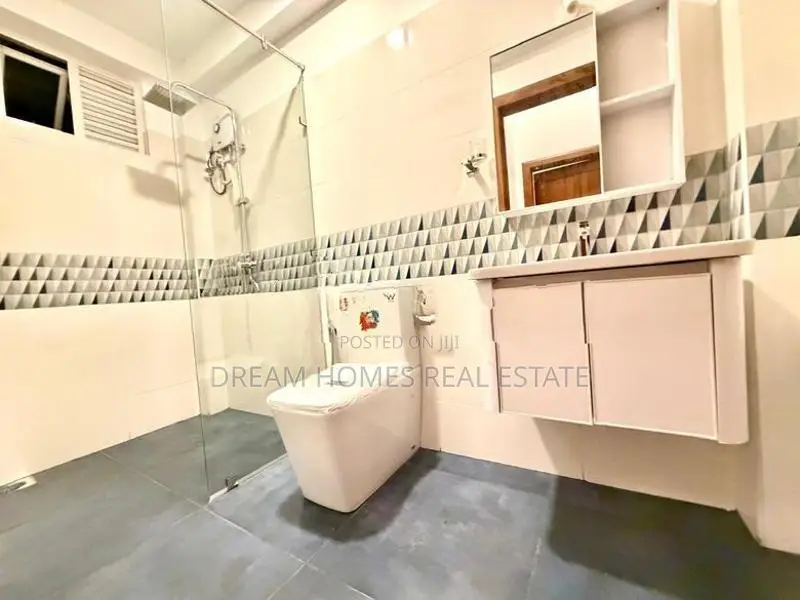4-Bedroom House for Sale in Boralesgamuwa – Gangarama Road