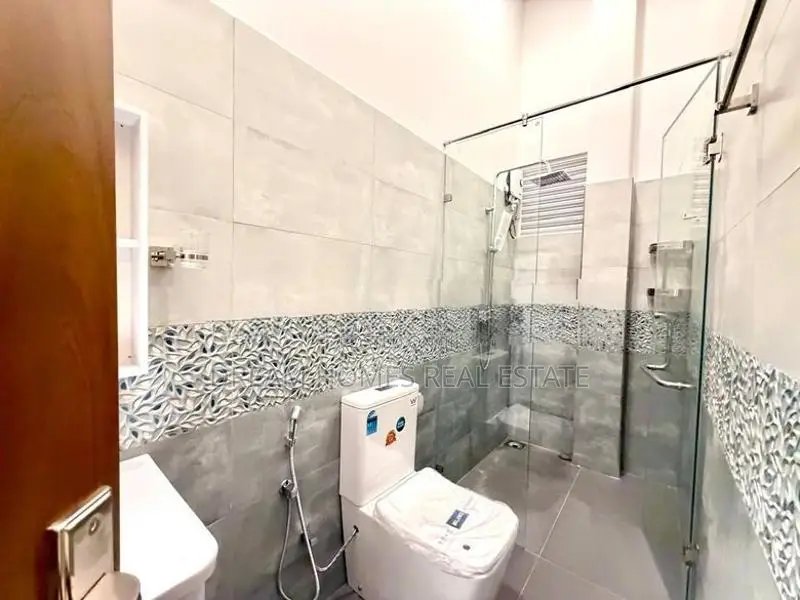 4-Bedroom House for Sale in Boralesgamuwa – Gangarama Road