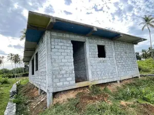 තංගල්ල – වීරකැටිය පර්චස් 16ක ඉඩමක් සමඟ අඩක් නිම කළ නිවසක්