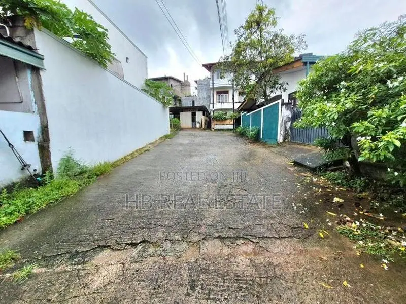 7.8 perches Residential Property Land For Sale In Malabe