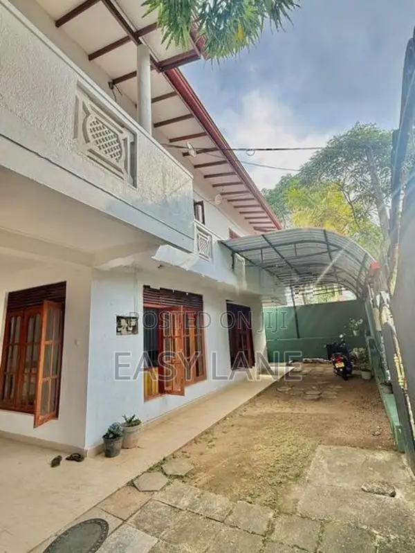 මාලඹෙන් Cinec, Horizon Campus වලට ආසන්නයෙන් අංගසම්පූර්න නිවසක් In Mala