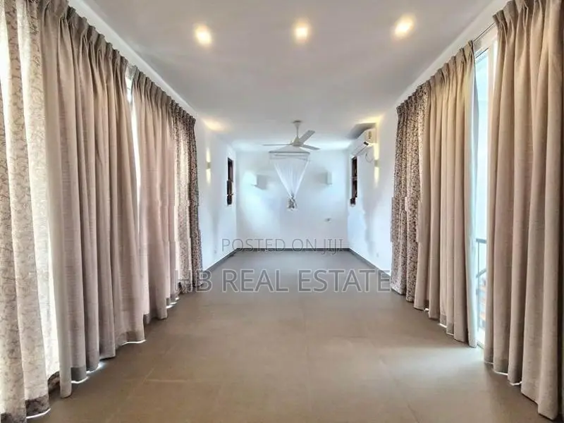 Almost Brand New Luxury House For Sale In Boralesgamuwa