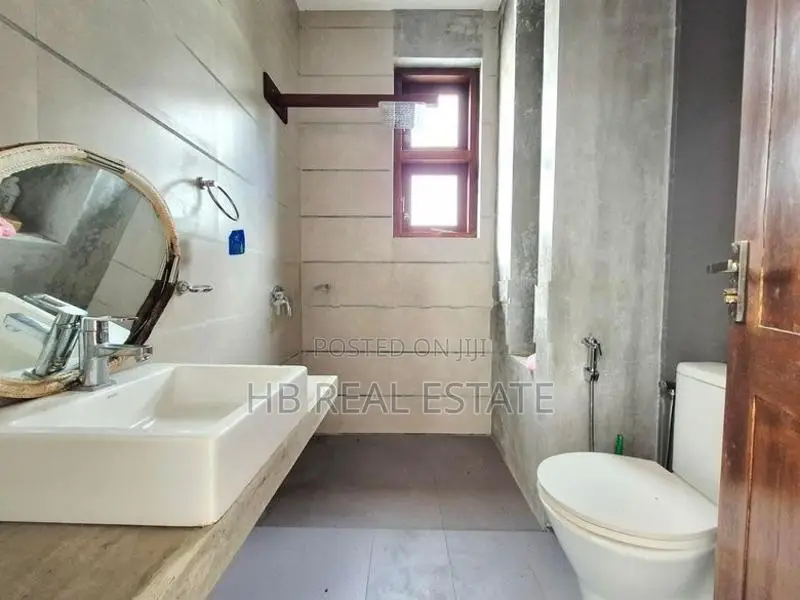 Almost Brand New Luxury House For Sale In Boralesgamuwa