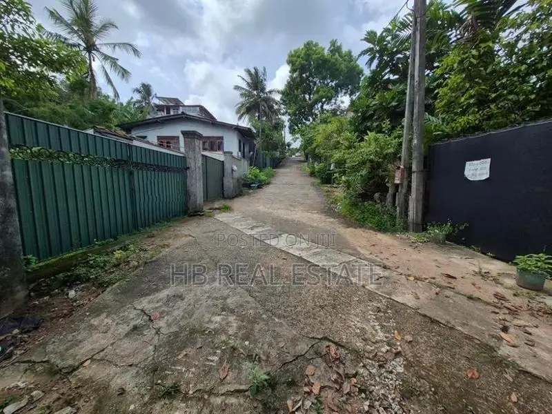 15 Perches Residential Bare Land For Sale In Battaramulla