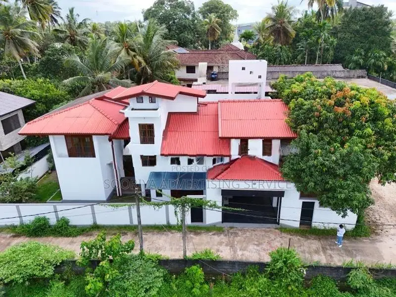 Luxury House for Sale in Bandaragama