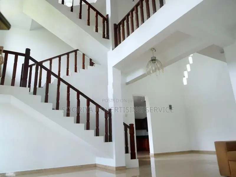 Luxury House for Sale in Bandaragama