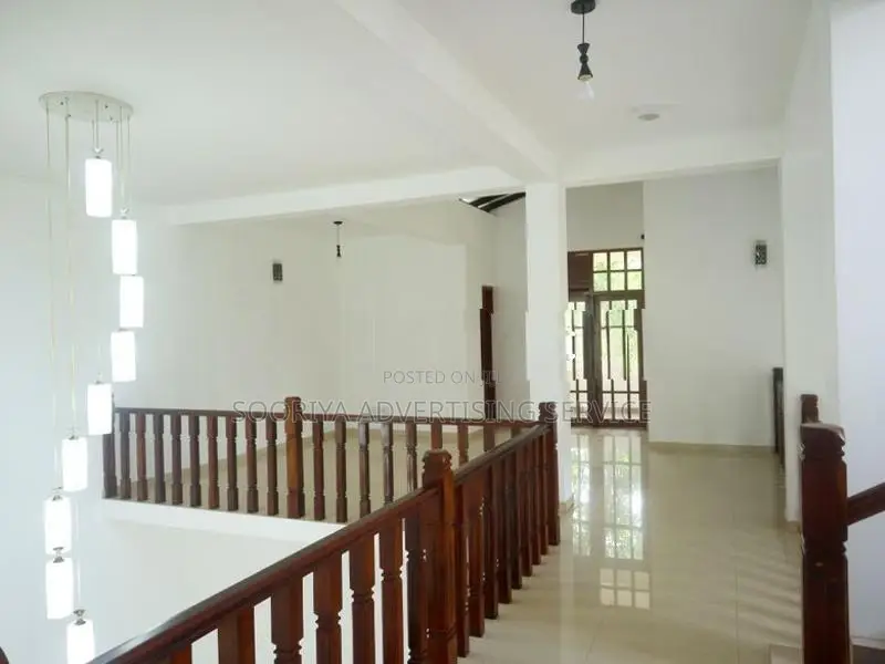 Luxury House for Sale in Bandaragama
