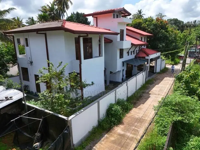 Luxury House for Sale in Bandaragama