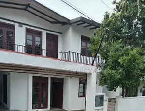 Two-Storey House | 4 Bedrooms 10 Perches Long-Term Rental Athurugiriya