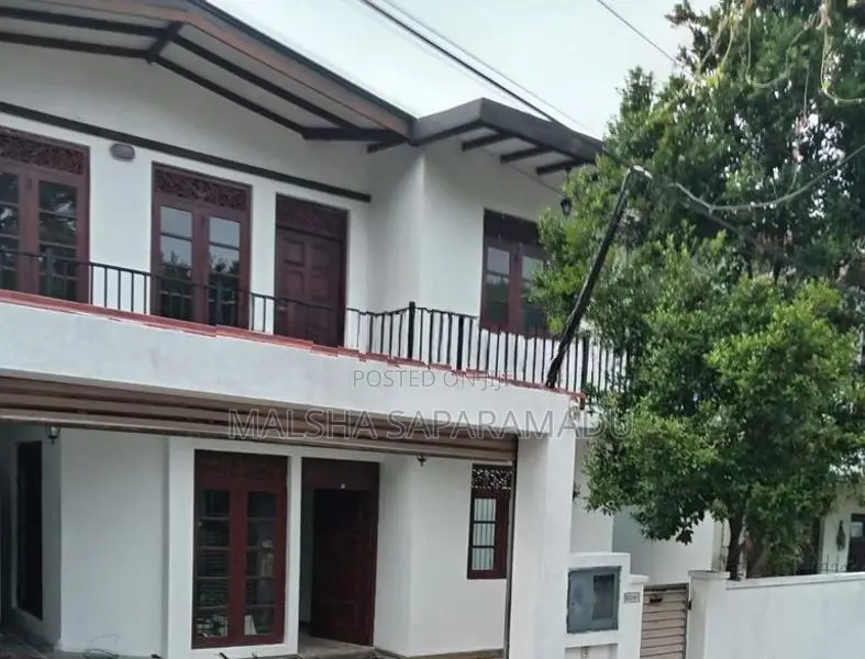 Two-Storey House | 4 Bedrooms 10 Perches Long-Term Rental Athurugiriya