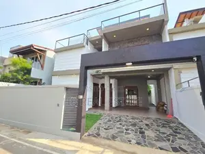Architectural Designed Luxury Three Story House