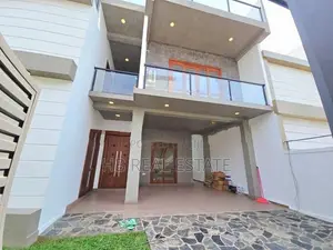 Architectural Designed Luxury Three Story House