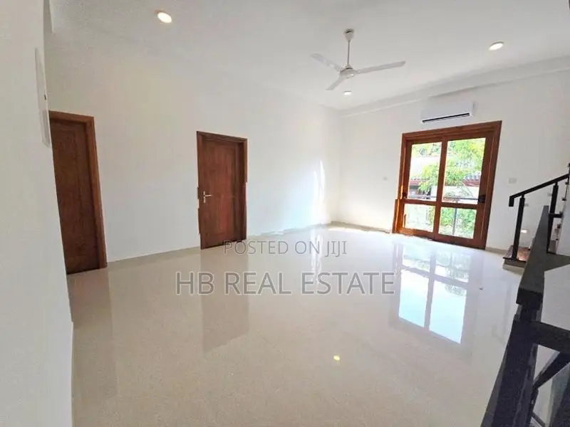 Architectural Designed Luxury Three Story House