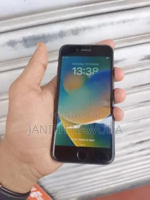 Apple iPhone 8 64GB (Used)