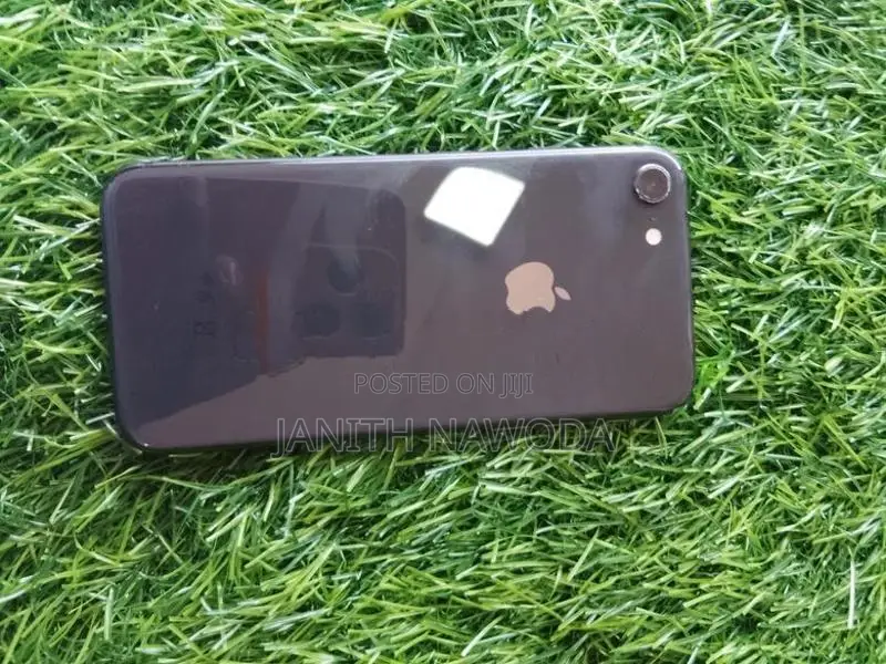 Apple iPhone 8 64GB (Used)