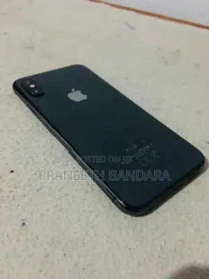 Apple iPhone XS 64GB (Used)