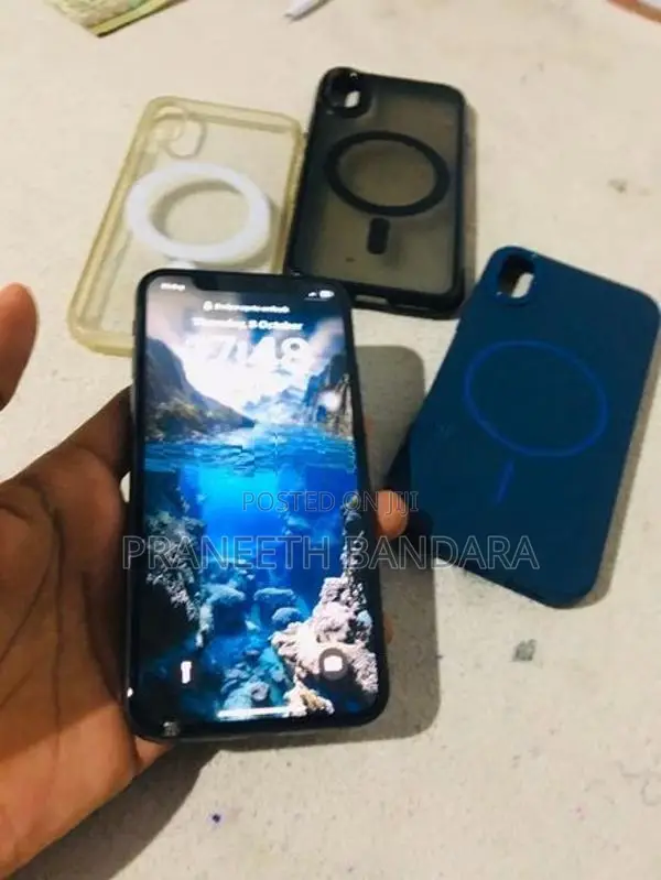 Apple iPhone XS 64GB (Used)