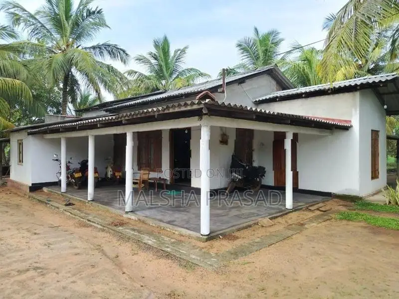 නිවස සමග ඉඩම - මහකුබුක්කඩවල