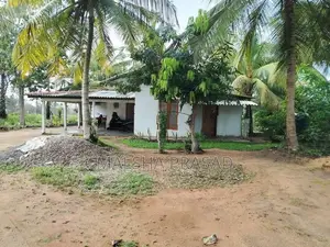 නිවස සමග ඉඩම - මහකුබුක්කඩවල