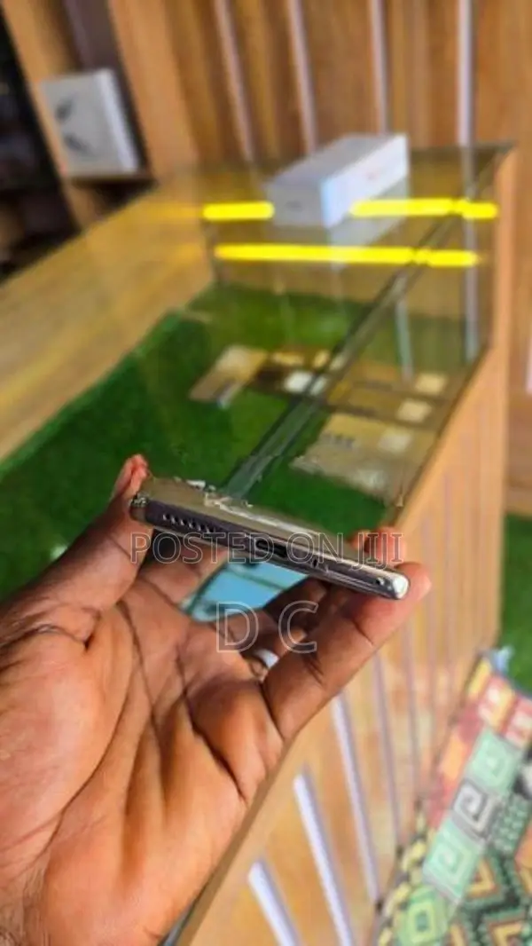 Tecno Camon 40 Pro (Used)