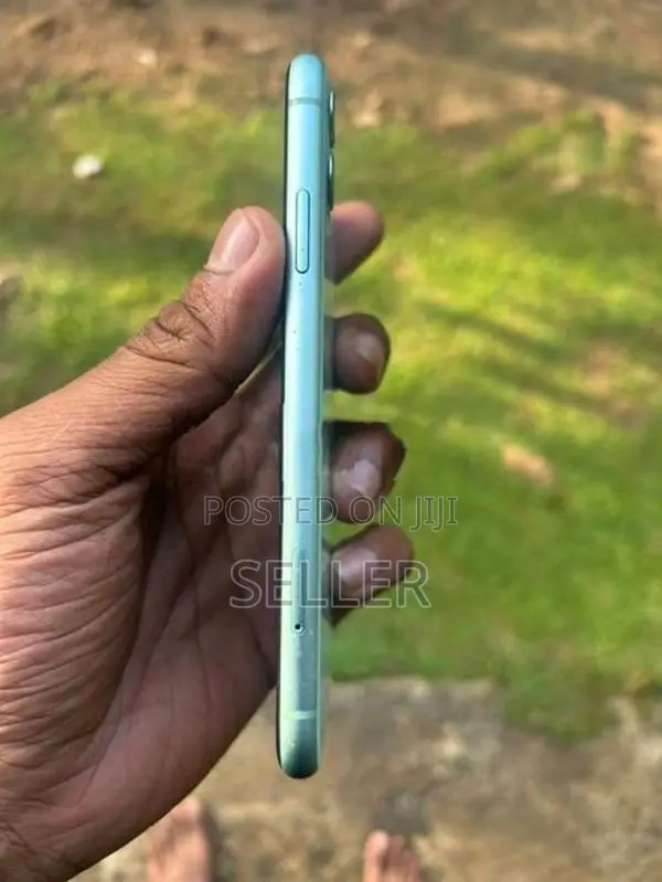 Apple iPhone 11 128GB (Used)