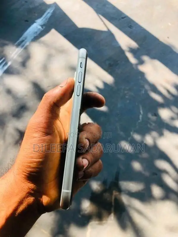 Apple iPhone 11 (Used)