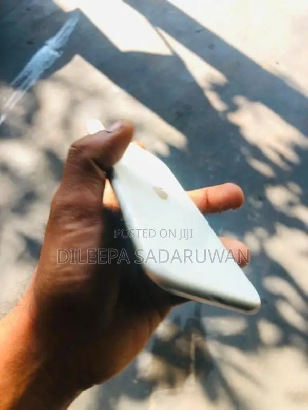 Apple iPhone 11 (Used)