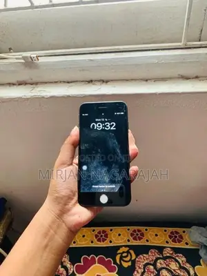 Apple iPhone 8 (Used)