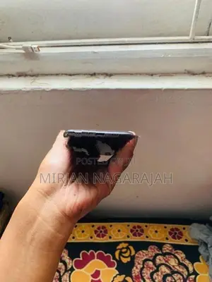 Apple iPhone 8 (Used)