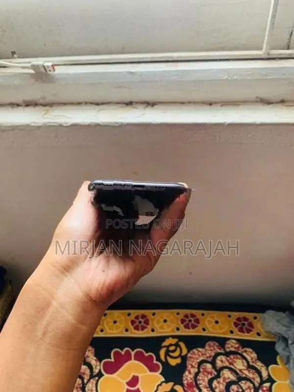 Apple iPhone 8 (Used)