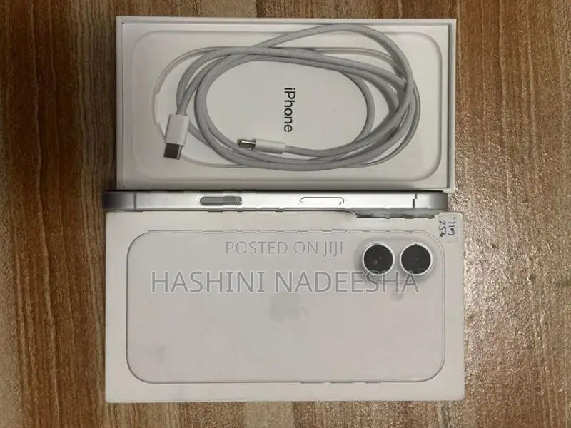Apple iPhone 17 (Used)