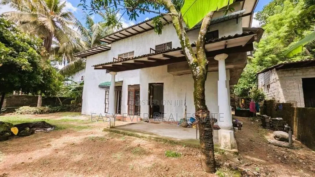 කඩවත මීගහවත්ත දෙමහල් නිවස ලක්ෂ 178/= පමණයි