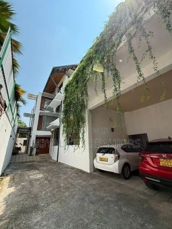 03 Bedroom - Unfurnished House for Sale In Nawala