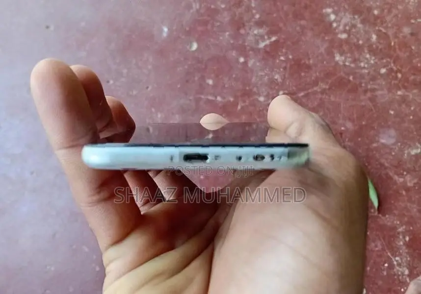 Apple iPhone 6S (Used)
