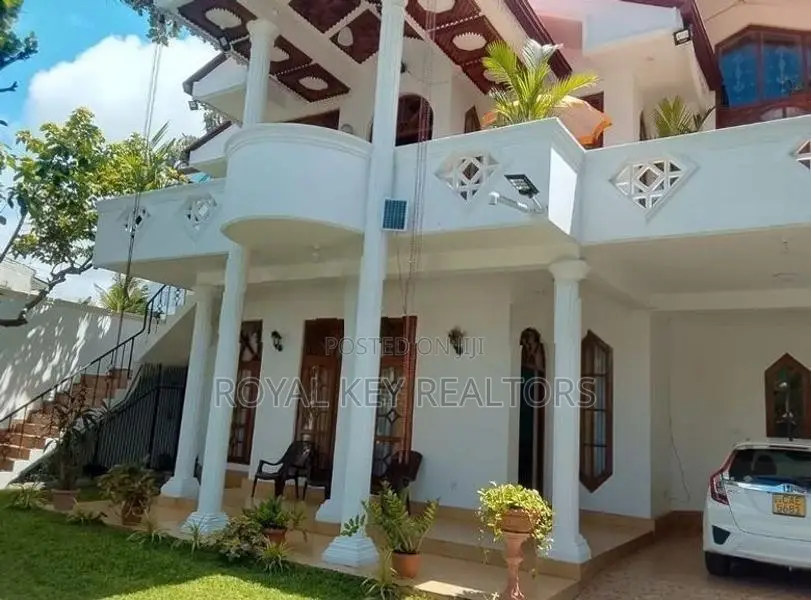 03 Bedroom - Furnished House For Rent In Mount Lavinia