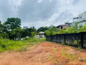 අතුරුගිරිය – කඩුවෙල පාරට ආසන්නව ඉඩම් කැබලි 2ක් ඉක්මනින් විකිණීමට