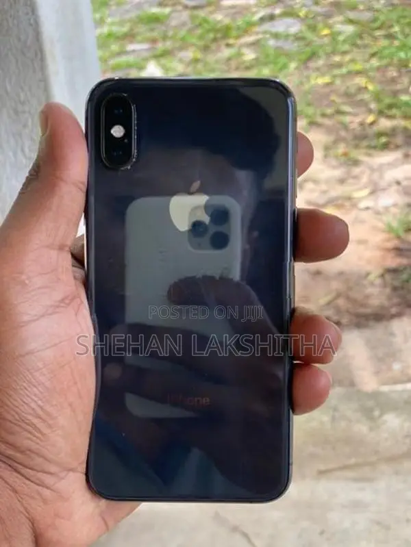 Apple iPhone XS (Used)