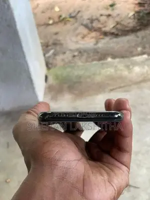 Apple iPhone XS (Used)